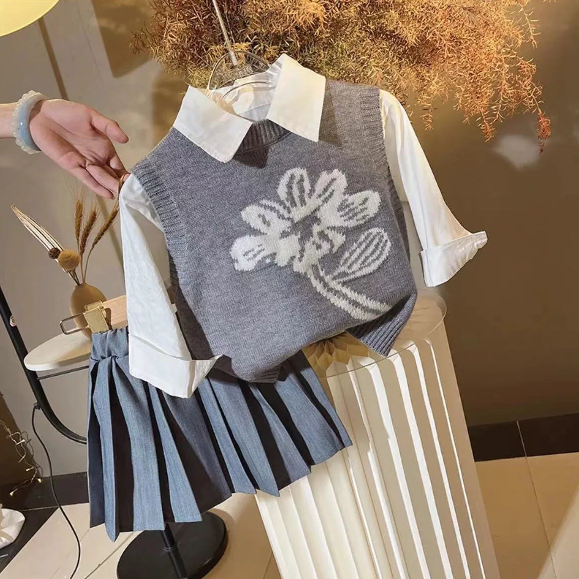 

Korean Spring Autumn Children Girl 3PCS Clothes Set Cotton Shirts+floral Printed Knitwear Vest Outfits Solid Pleated Skirts Suit