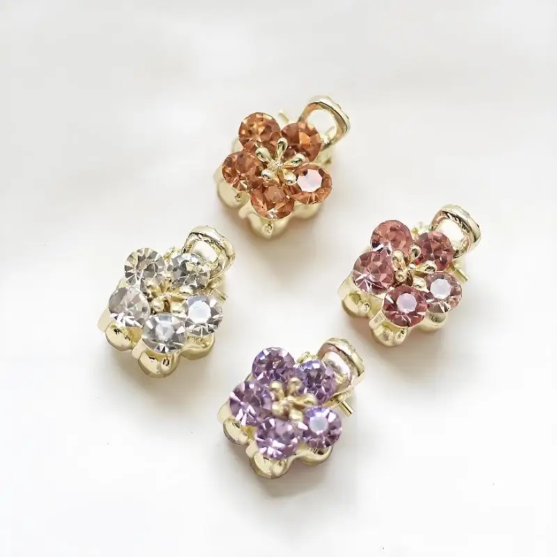 4 Stück Mini-Haarspangen mit Strass-Blumen, glänzendem Kristall und stabilem Goldsockel, perfekt für Zopf-Styling und den täglichen Gebrauch – Detail 5