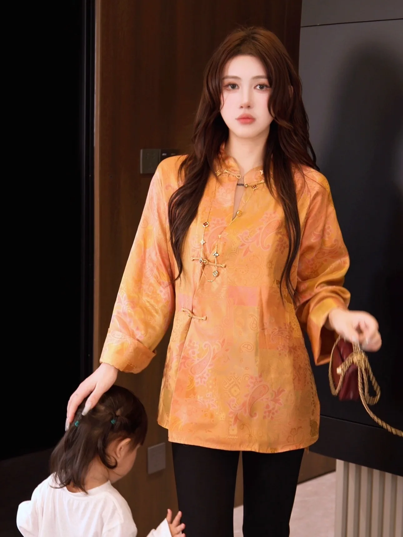 

G.Yantong New Chinese Style Slim Fit Shirt Embroidered Gold Thread Slanting Collar Long Sleeve Women's Fashion Traditional Shirt
