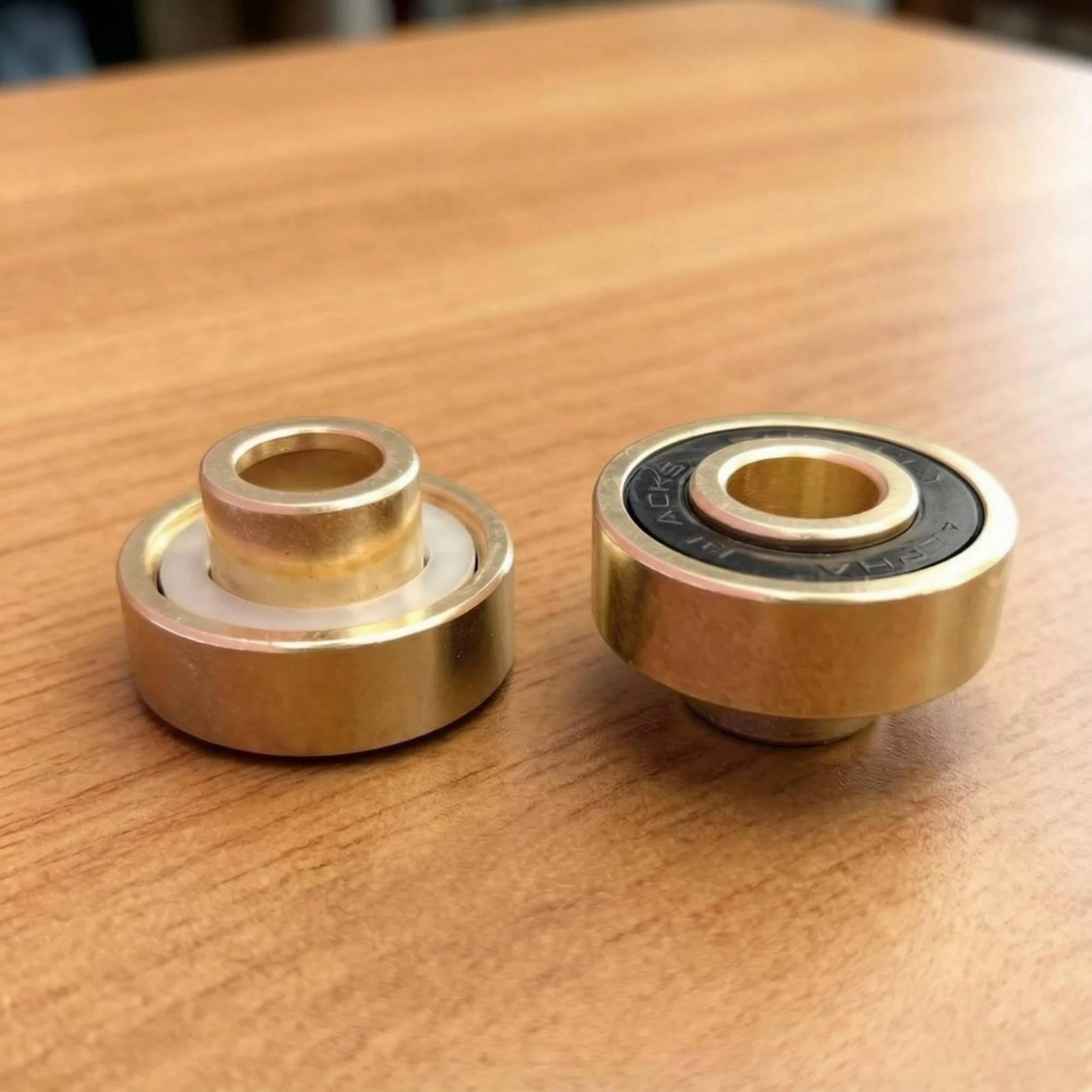 Gold Skateboard Bearing Set Titanium Coated Longboard Wheel Bearing Set Nylon Retainer Thickened Outer Wall for Skateboarding