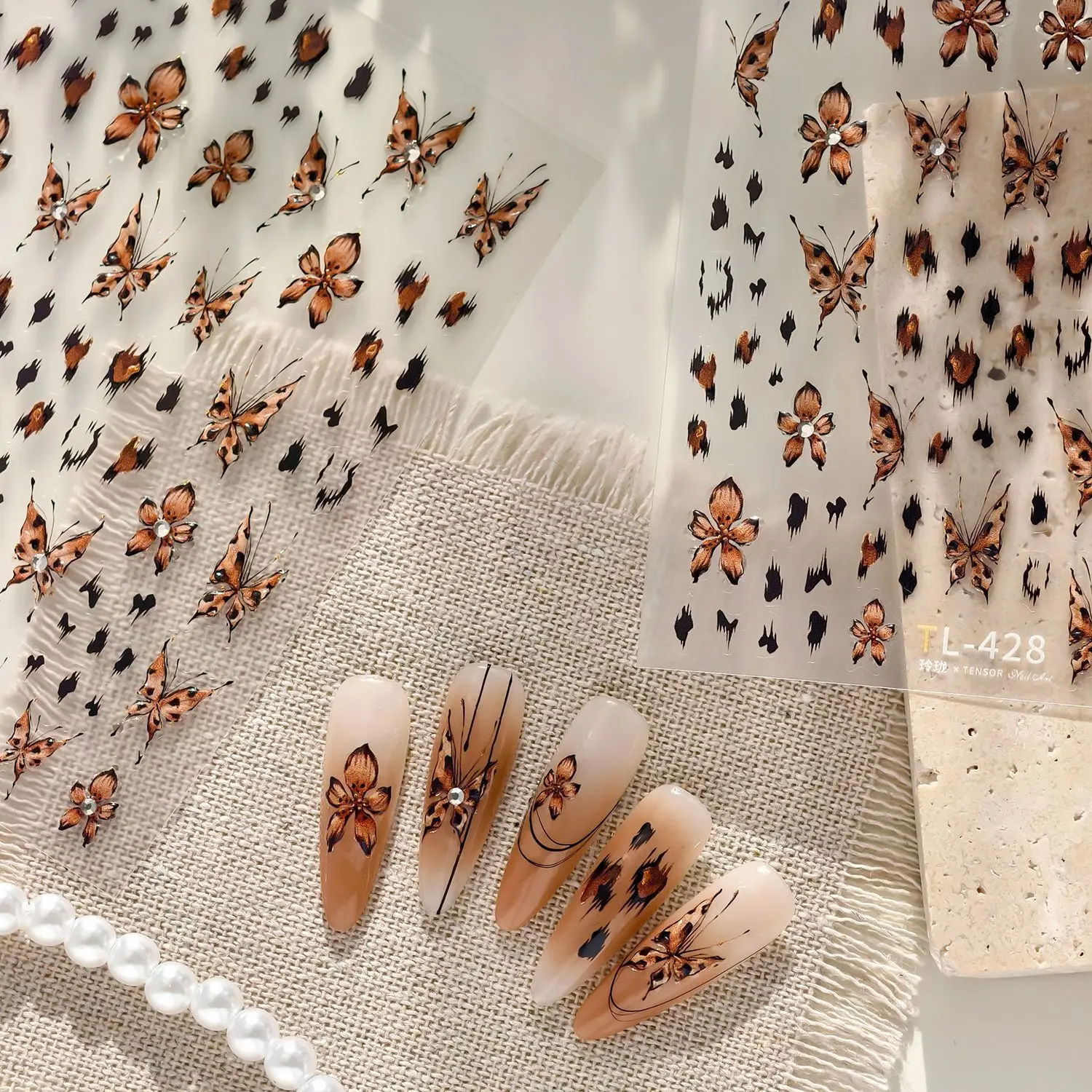 秋と冬のヒョウ柄フラワーメイラードゼリーネイルステッカーハイエンドバタフライDIYマニキュアのヒント装飾クリスマス