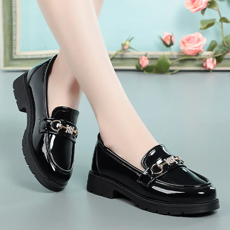 

Women's Mary Jane Platform Shoes Round Head Spring New Metal Chain Casual Soft Patent Leather Slip on Loafers Office Size 35-41