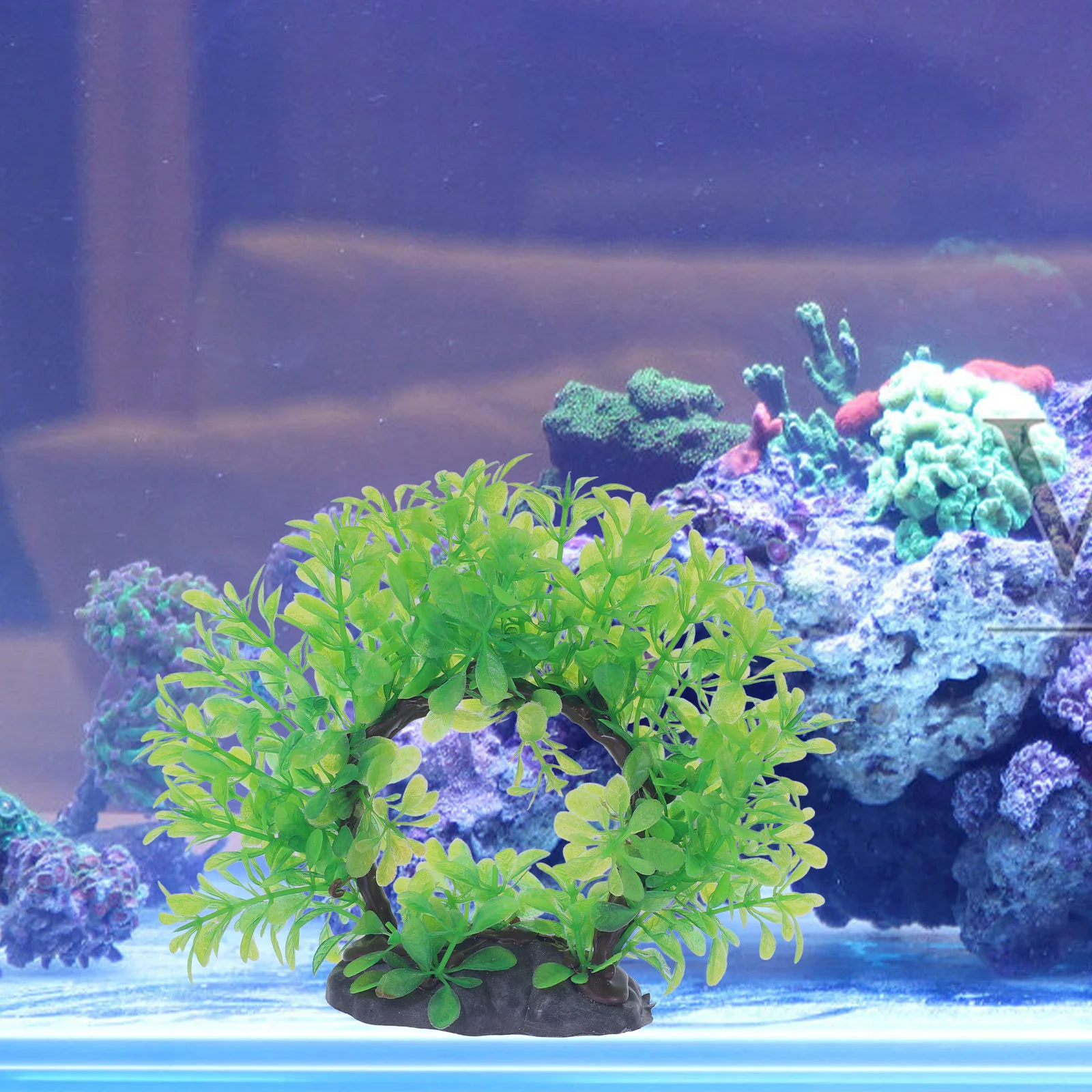 

Small Green Plastic Aquarium Plants Realistic Decor Betta Fish Tank Accessories Resin Material Long Lasting Easy to Clean