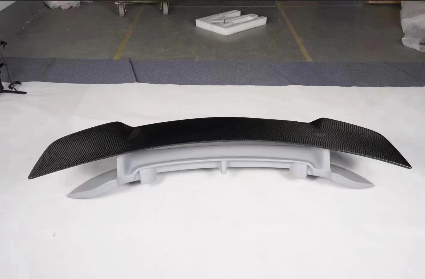 

911 992 Carrera Carrera S Targa's SD-style dry carbon fiber rear wing