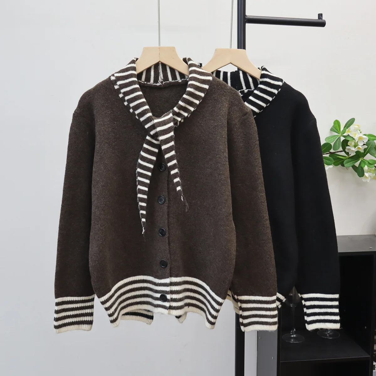 Damskie swetry rozpinane z dzianiny, łączone swetry, swetry w paski z kołnierzykiem, długi rękaw, grube, luźne, codzienne, jesień-zima 2025