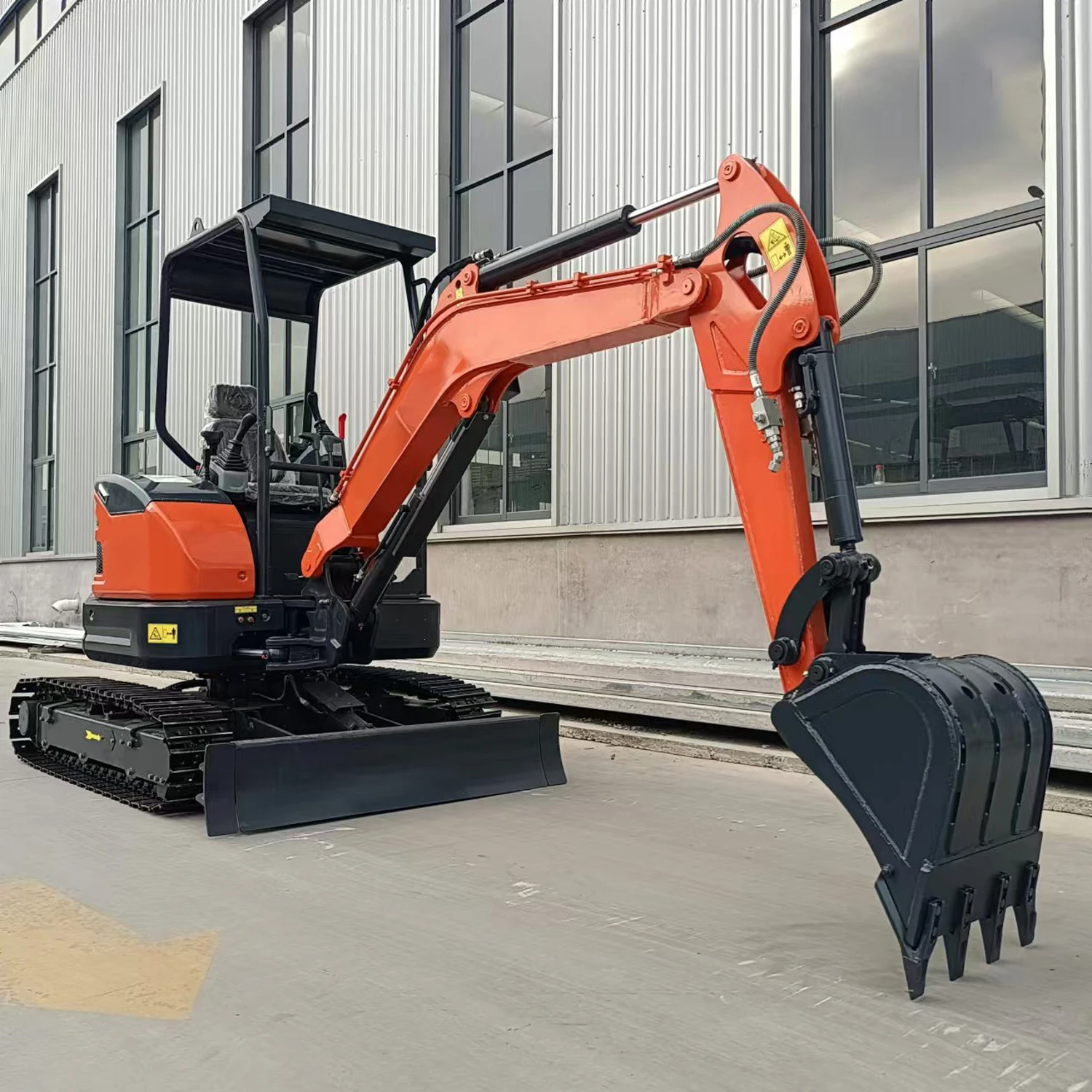 

2.5 Ton Mini Crawler Excavator EURO5 EPA4 Hydraulic Digger With Optional Steel Rubber Track Cabin AC For Construction Digging