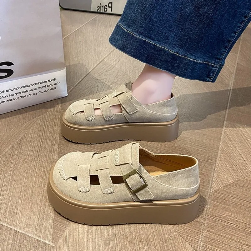 Hollow Breathable Bun Head Sandals Women's Wear 2026 Summer New Fashion Two Wear Thick Soled Beach Sandals Women's Shoes view 3