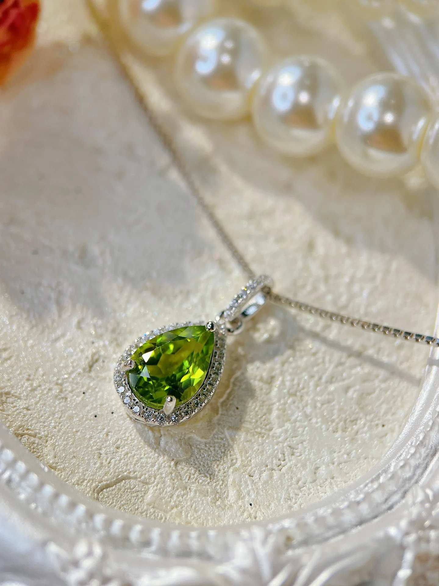 

HT25 Solid 925 Sterling Silver 1.8ct Nature Green Peridot Gemstones Pendants Necklaces for Women Fine Jewelry