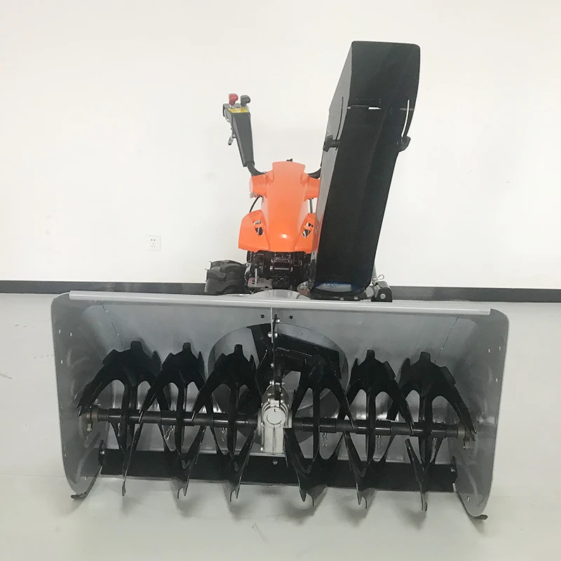 رائجة البيع مركبة مكنسة الثلج البلدية الفعالة مع نظام رذاذ الماء والتحكم في الغبار للتشغيل النظيف