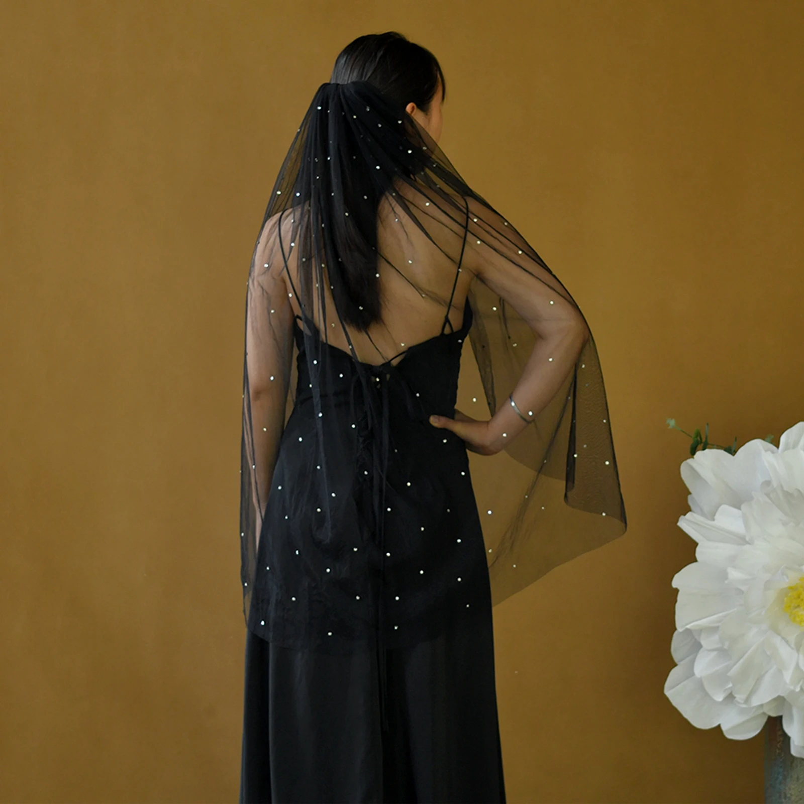 Bridal Veil Fingertip Length Black Rhinestone Sequins Twinkling Starlight Veil Outdoor Wedding Accessories Customizable M127