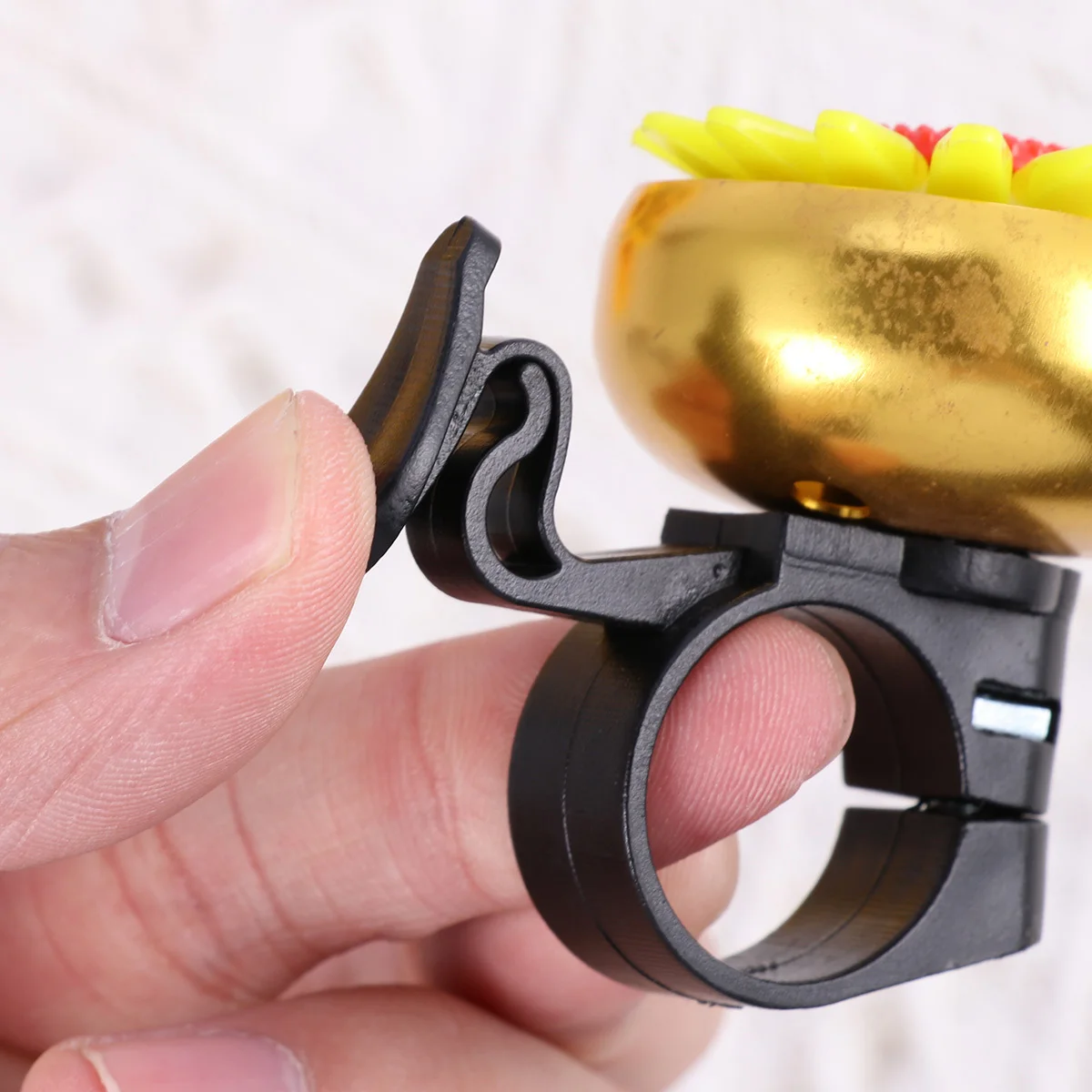 

Sunflower Shaped Bike Bell for Kids Children Cycling Handlebar Ring Ringer Horn Golden 22Cm Diameter Lightweight Small Size Easy