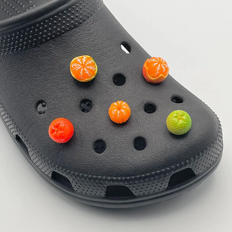 Breloques de décoration de chaussures orange simulées 3D, sabots pour enfants, accessoires de bricolage, nouveau créateur, fruits drôles, pin Fit, pantoufles, 5-10 pièces