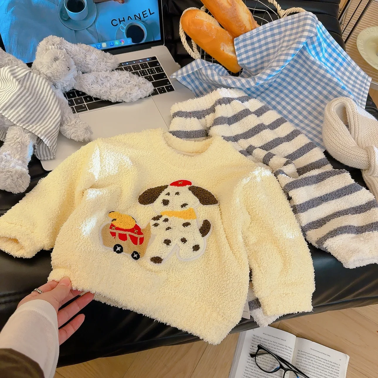 Children's Half Velvet Pajamas Parent Child Collection Autumn/Winter 2025 New Warm Soft Sticky Cartoon Home Clothes Set for Boys