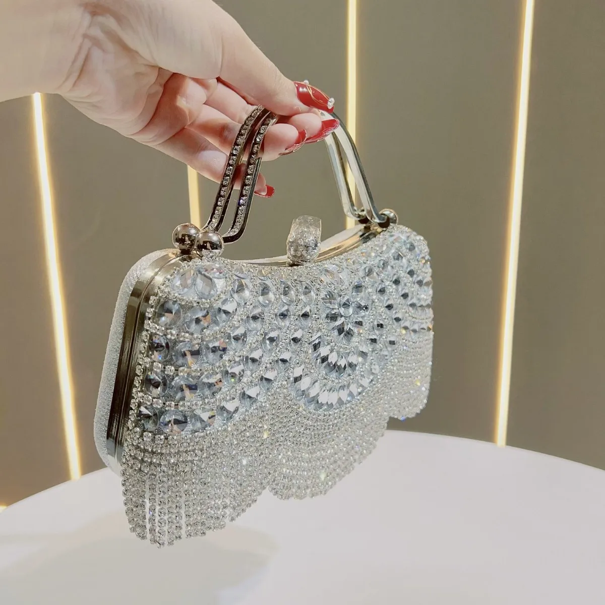 One-shoulder Crossbody Evening Bag Diamond-encrusted Clutch Bag Tassel Fashionable Personality All-matching Solid