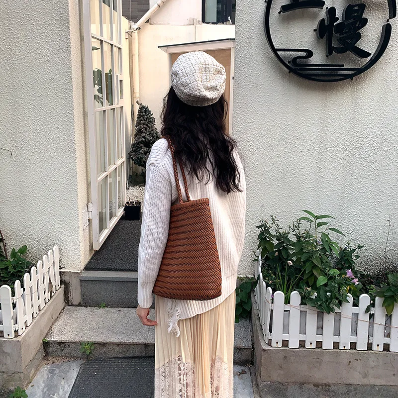 French Style Woven Leather Bag for Women INS Hot-Selling Trendy Single Shoulder Handbag, Factory Direct