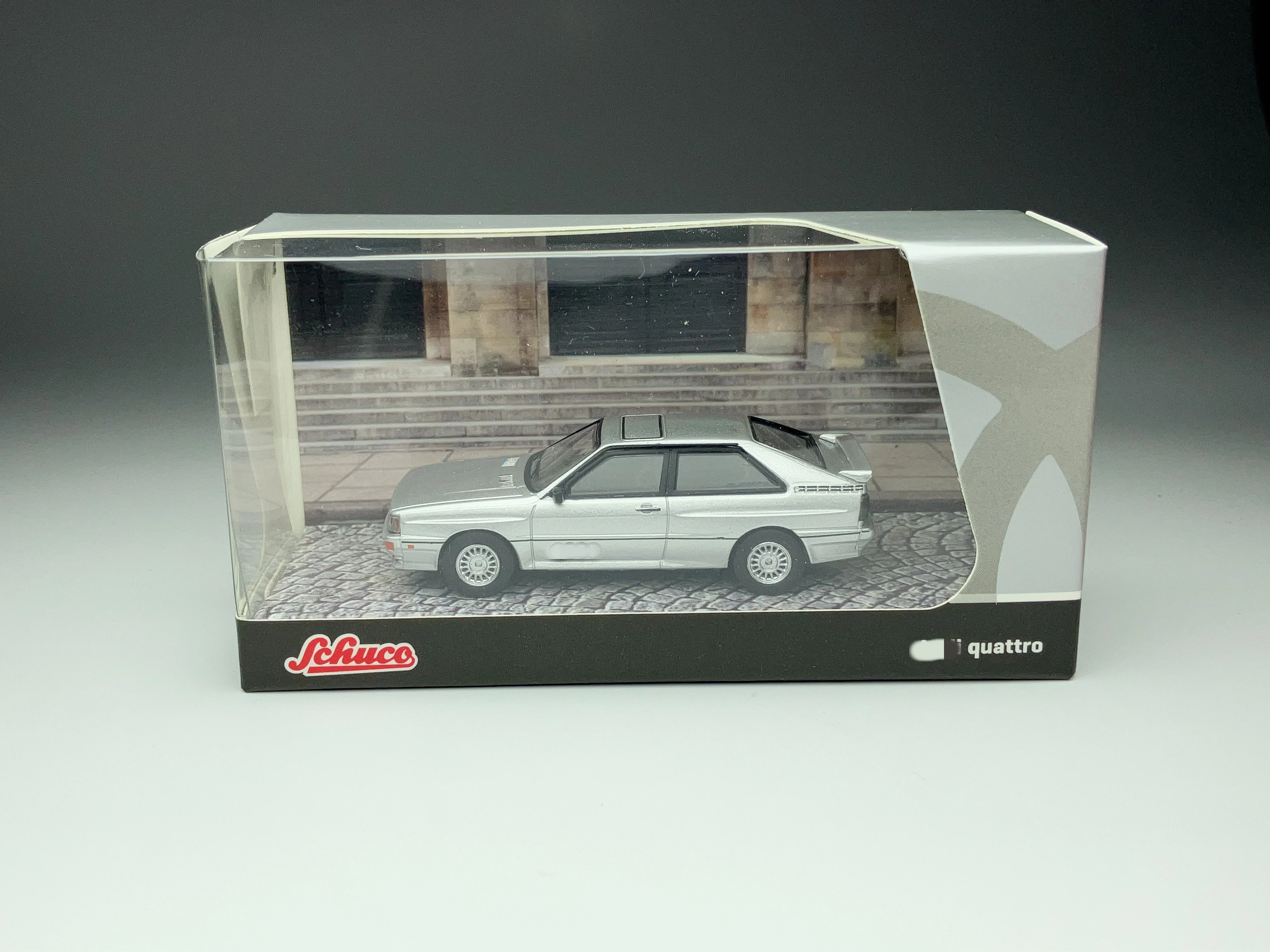 Tarmac Works 1/64 Q…