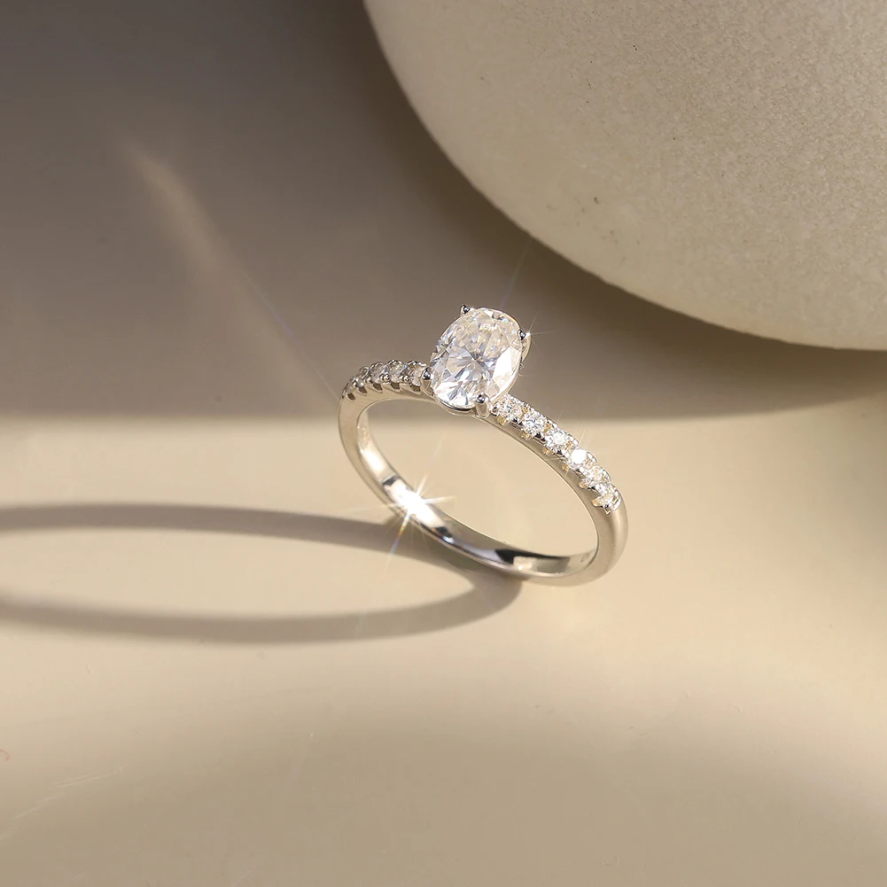 Oval Shape 925 Sterling Silver Rhodium Plated D Color VVS Moissanite Diamand Ring For Women Daily Wear and Gift Jewelry