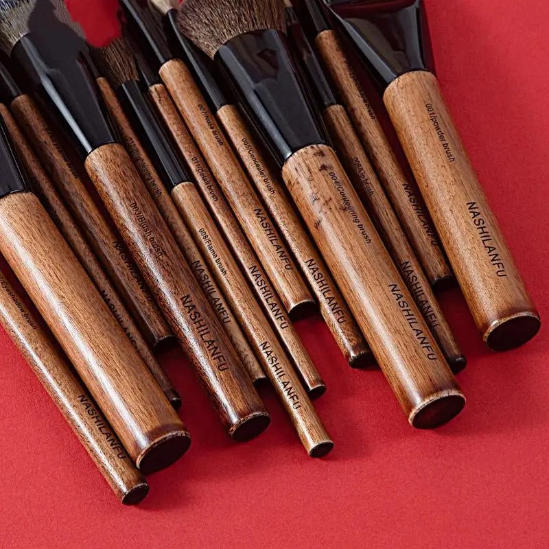 Natural Wood Makeup Brushes Blusher Highlighter Powder Make Up Brush Eye Concealer Precision Professional Cosmetic Tool