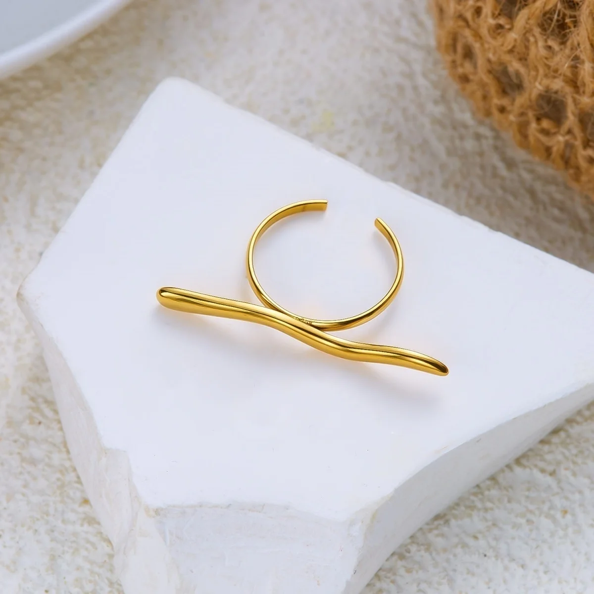 Minimalistische, lange, wellenförmige Fingerringe aus Edelstahl für Damen und Herren, trendiger, ästhetischer, winziger, schlangenförmiger, dünner Ring, Party-Schmuck. – Detail 15
