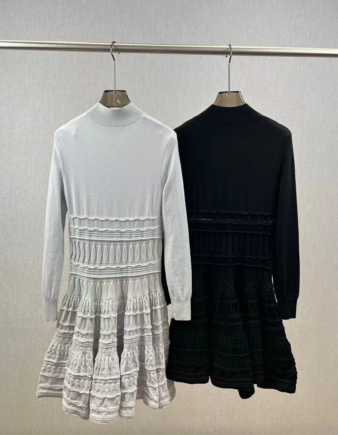 Long-sleeved high-neck knitted dress Wool blend elastic slim-fit women's dresses temperament High street cake dress 2025 new