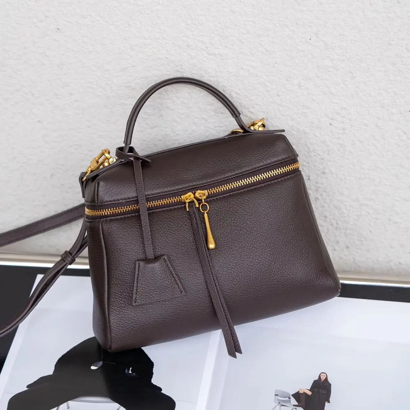 

Women's Genuine Grade Cow Leather Shoulder Crossbody Fashion Small Bag Luxury Designer Brand Ladies Cowhide Handbag High Quality