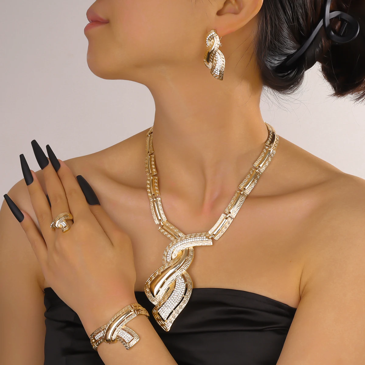 Jewelry Set for Women Drop Earrings Necklace Indian Dubai Gold Color Bracelet Ring for Wedding Bridal Clothing Party Accessories