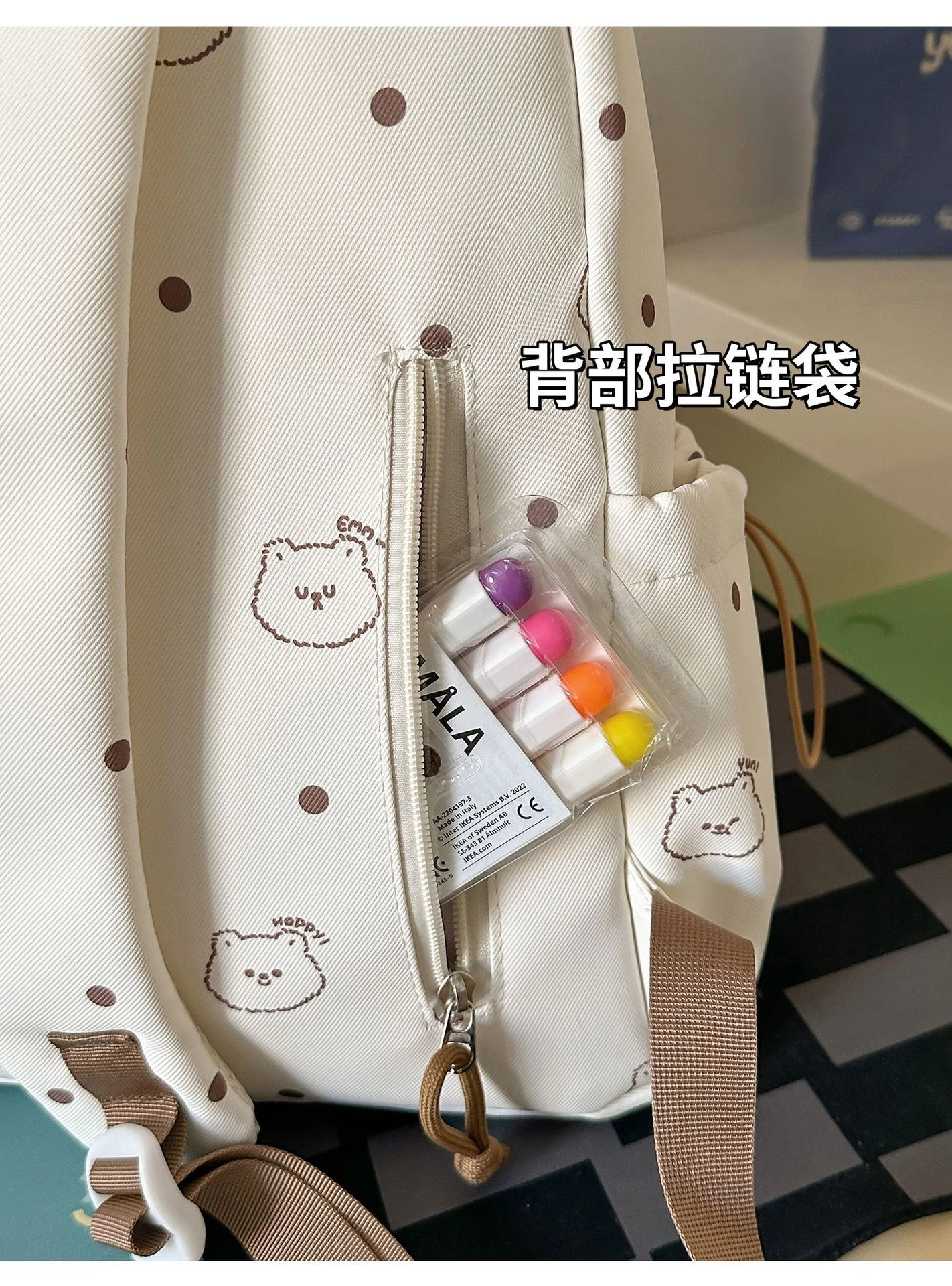 Neuer Studenten-Tagesrucksack aus Canvas für Damen mit Punktdruck und Flauschigem Bären-Patch, Leichte Schultasche für Teenager mit Stern-Anhänger – Detail 13
