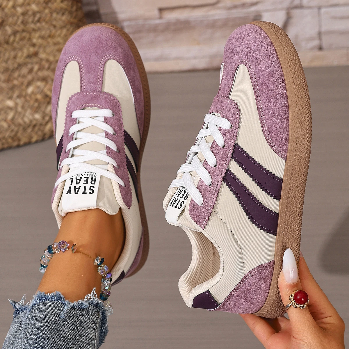 

2025 New Women Sneakers Spring Luxury Flat Loafers Comfortable Slip on Soft Female Sneakers Lightweight Outdoor Shoes for Women