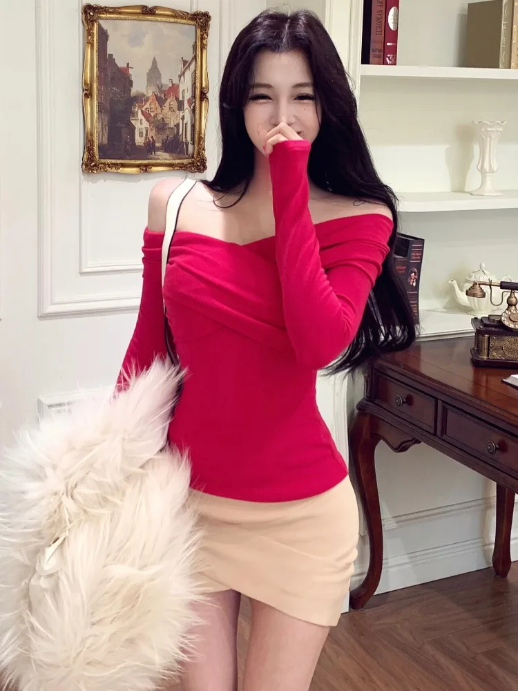 

Long Sleeve Knitted One Shoulder Women's Top And Skirt Set Autumn Slimming Design Sensation Half Body Skirt Set for Women