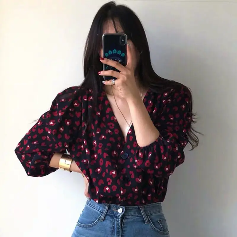 

Retro Small Heart Print V-neck Loose Women's Shirt Single Button Slimming Top Versatile Fashionable Spring 2020