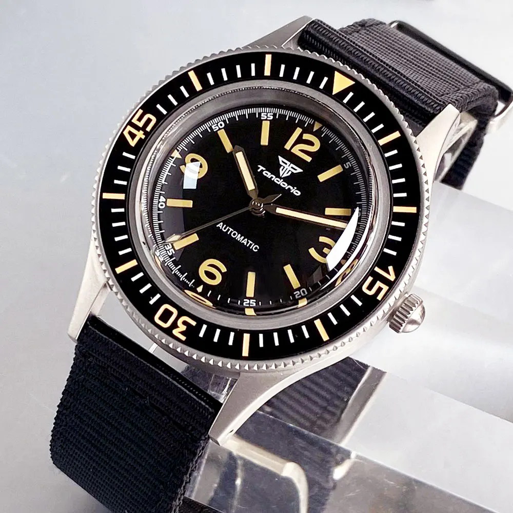 

Tandorio Black Vintage Mechanical Dive Swim NH35Watch Men Domed Sapphire Crystal 200M Waterproof Lume Mark Sandblast Case