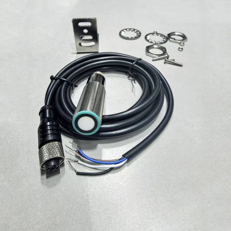 High Precision Ultrasonic Distance Sensor RS485 50-500mm Range 0.13mm Resolution 200kHz IP67 for Level Measurement