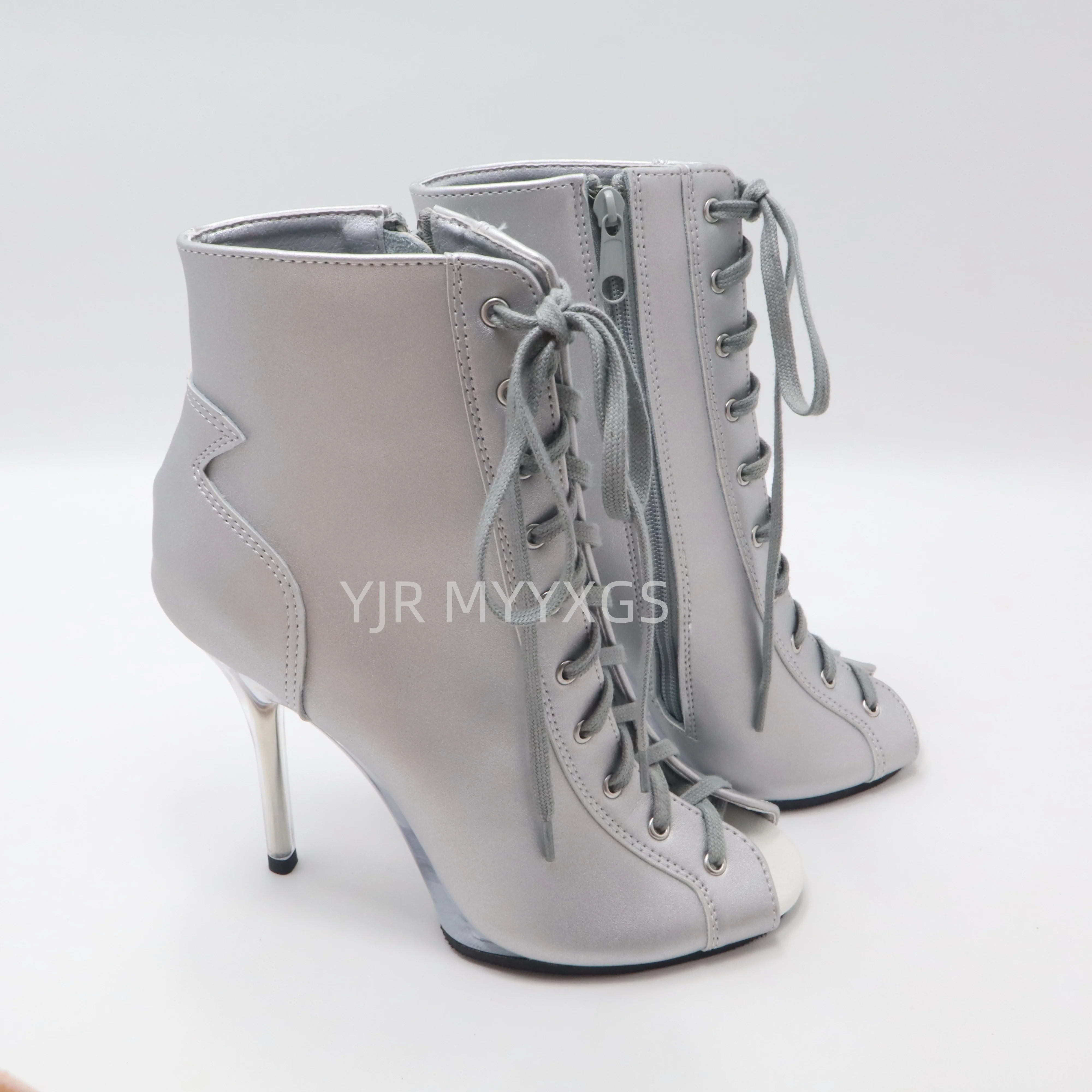 

Silver 12-centimeter high-heeled shoes, suitable for work or modeling performances, with 5-inch transparent soles and sexy short