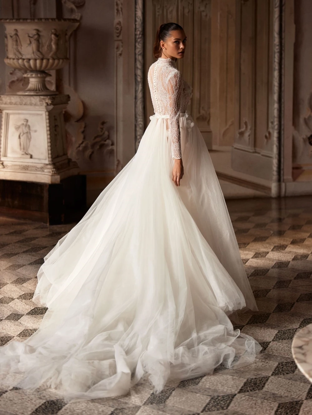 Elegante abito da sposa lungo fiore 3D Abito da sposa sexy con spacco alto 2025 Paillettes lucide Perline Abiti da sposa Robe De Mariée personalizzato