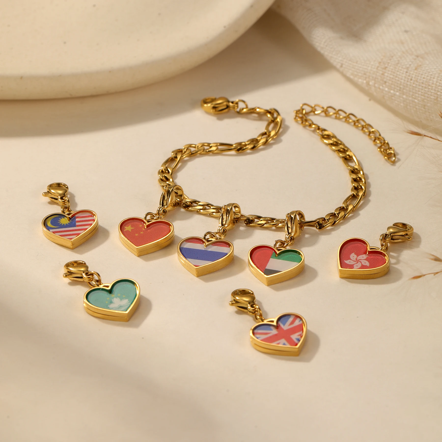 Custom Travel Flag Bracelet Personalized Heart Charms Multiple Countries Stainless Steel Souvenir Jewelry Gift For Women Girls