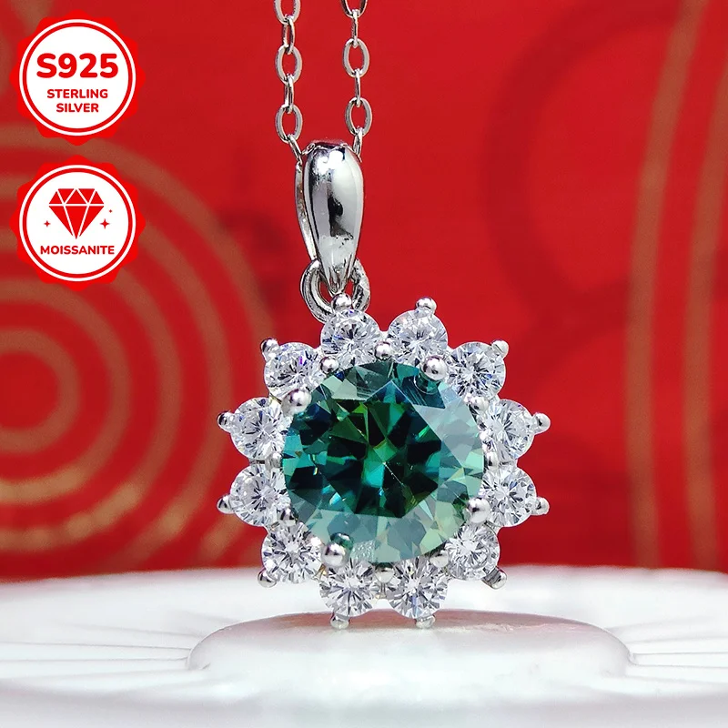 1pc 1-5 Carat Stylish and Gorgeous Green Moissanite S925 Niche Moissanite Pendant Sunflower Necklace, Suitable for Daily.