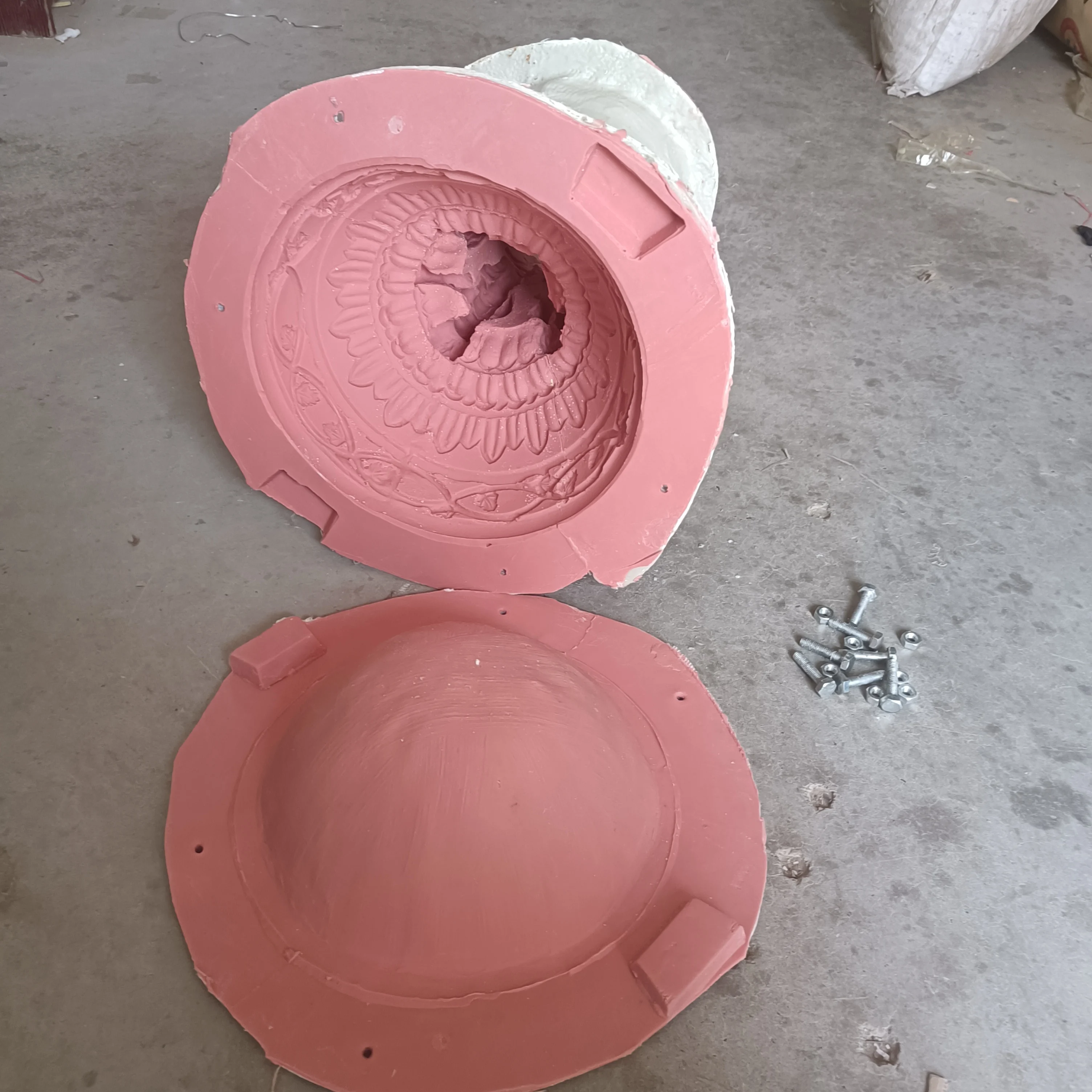 European-style Outdoor Stone Flower Pot Mold Sheep Head Carving Roman Column Flower Pot High-quality Wedding Road Flower Pot Mol