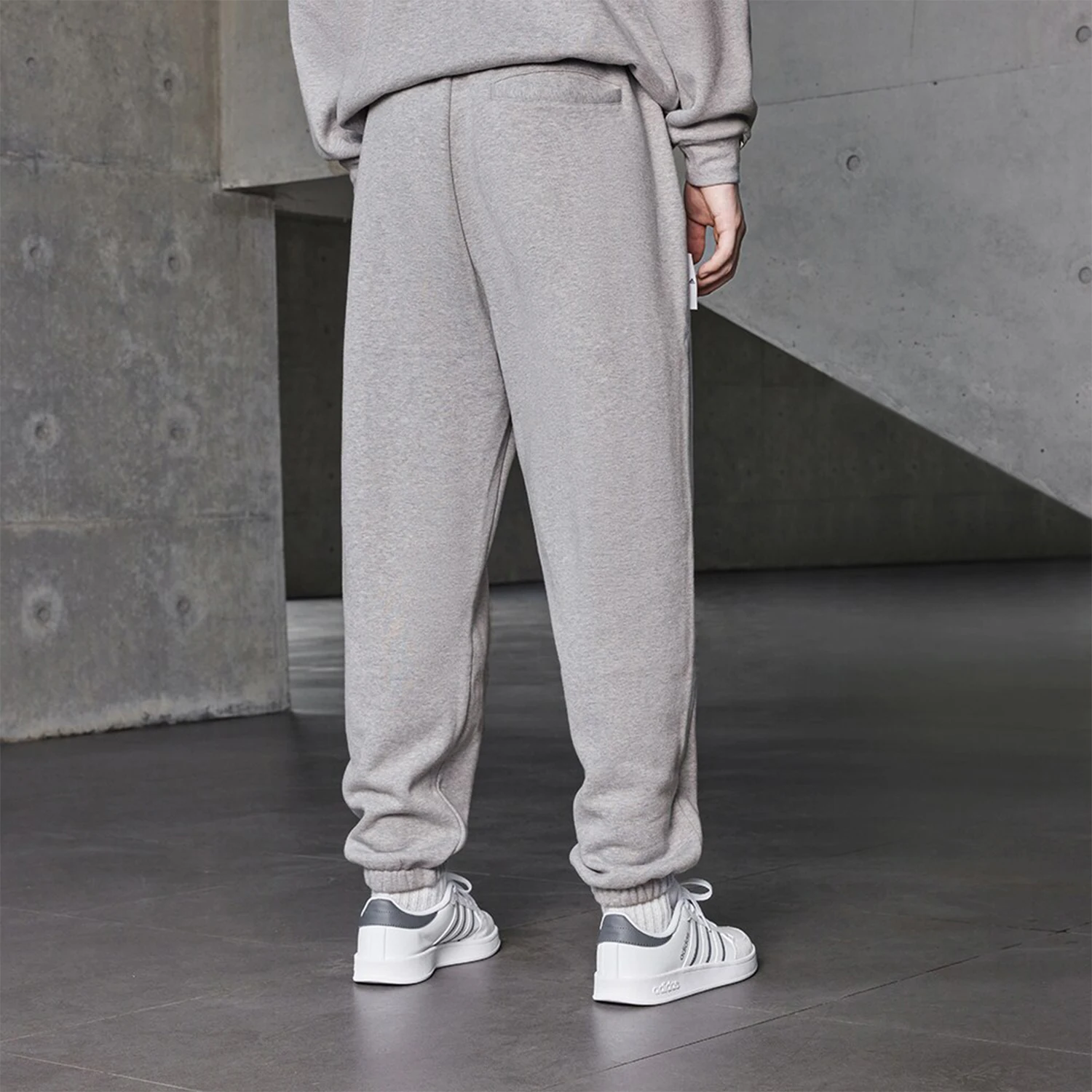 أديداس سراويل رياضية غير رسمية دافئة للرجال والنساء أصلية جديدة IV7608 #3