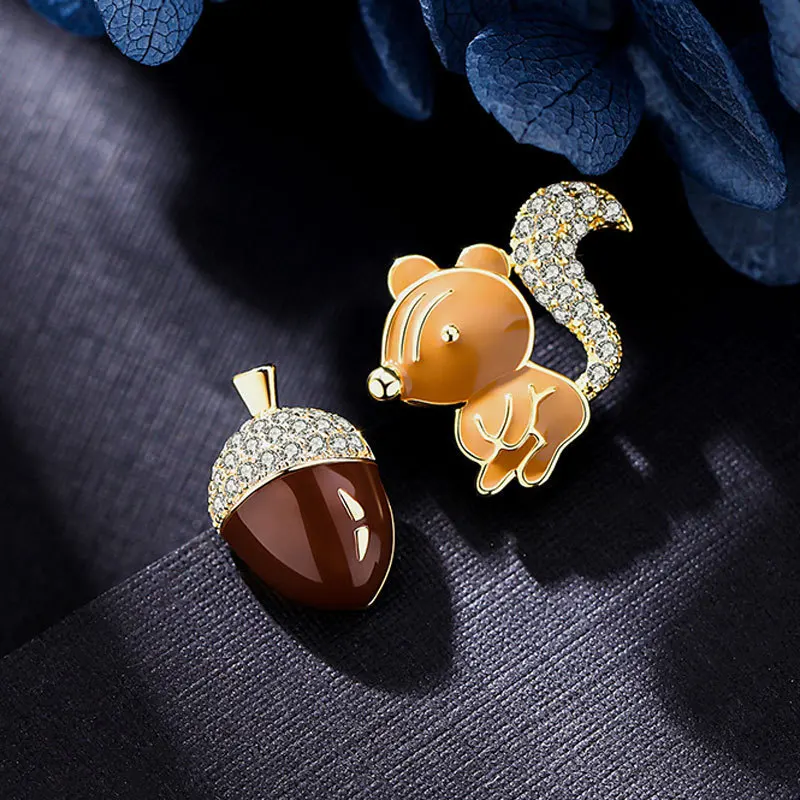 Cartoon Cute Rhinestone Squirrel Pine Cone Stud Earrings for Women Exquisite Asymmetrical Earring Unusual Jewelry Halloween Gift