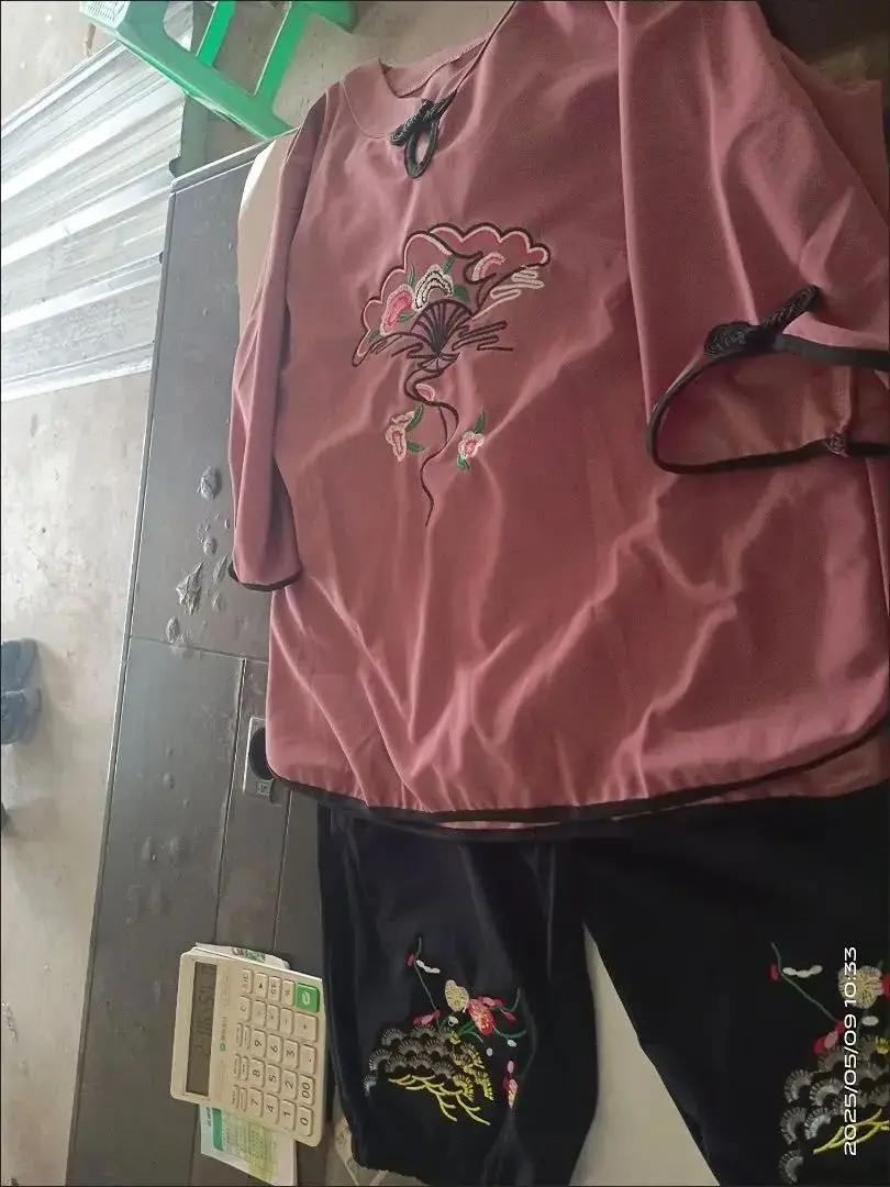 Mittleren Alters Ältere Mütter Sommer frauen Koreanische Kurzarm Bestickt Zwei-stück Set Für Ältere Frauen Großmutter Kleidung