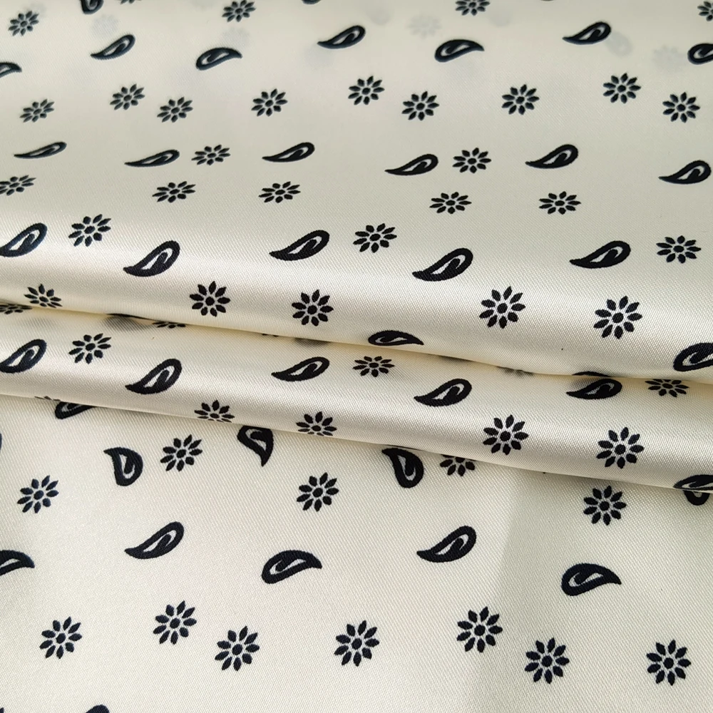 1 Meter x 1,48 Meter Retro Blumenmuster Paisley Satin Stoff Schal Seidiger Charmeuse Schal Futtermaterial – Detail 7