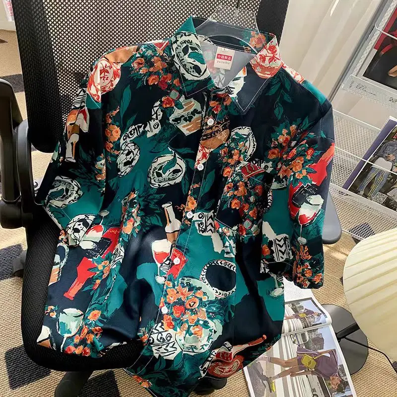 

2025 Korean Style New Hawaiian Short-sleeved Shirt for Men Summer American Retro Loose Shirt Hong Kong Style Beach Jacket Y2k