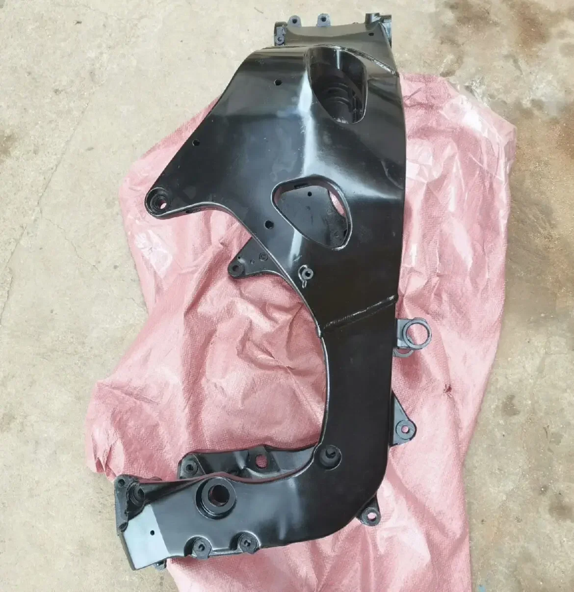

Second-hand 600-1000CC Motorcycle Frames, HONDAs CBR 1000RR S1000RR, Ducati V4, Kawasaki ZX-1OR Motorcycle Frames