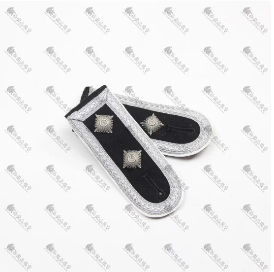 

Коллекция значков на плече немецких солдат WH и Elite Sergeant (черный фон)