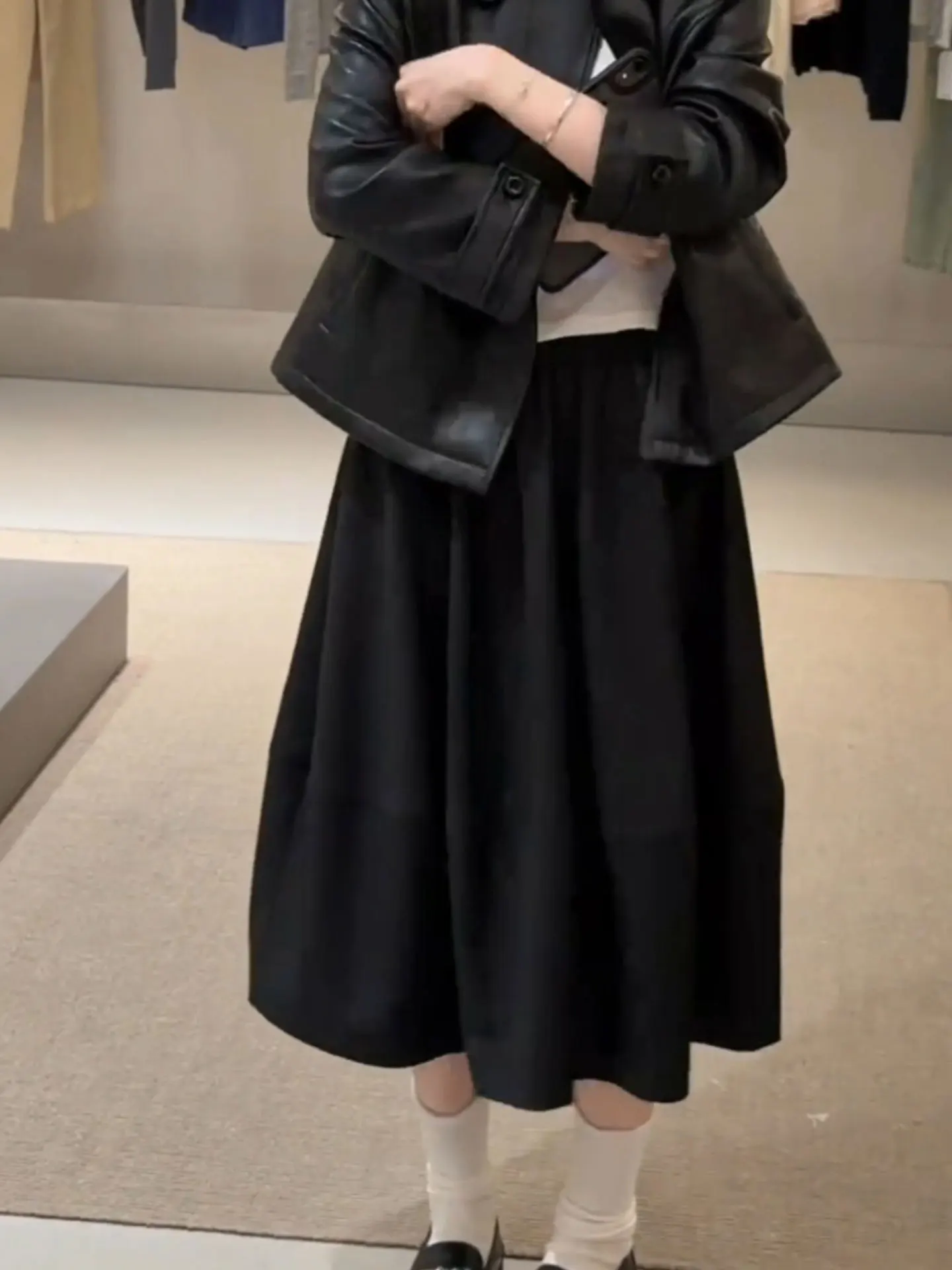 Elegant High Waist A-Line Midi Skirt Black Hepburn Style Spliced Umbrella Skirt Women's Fashion Slimming Versatile Half-length