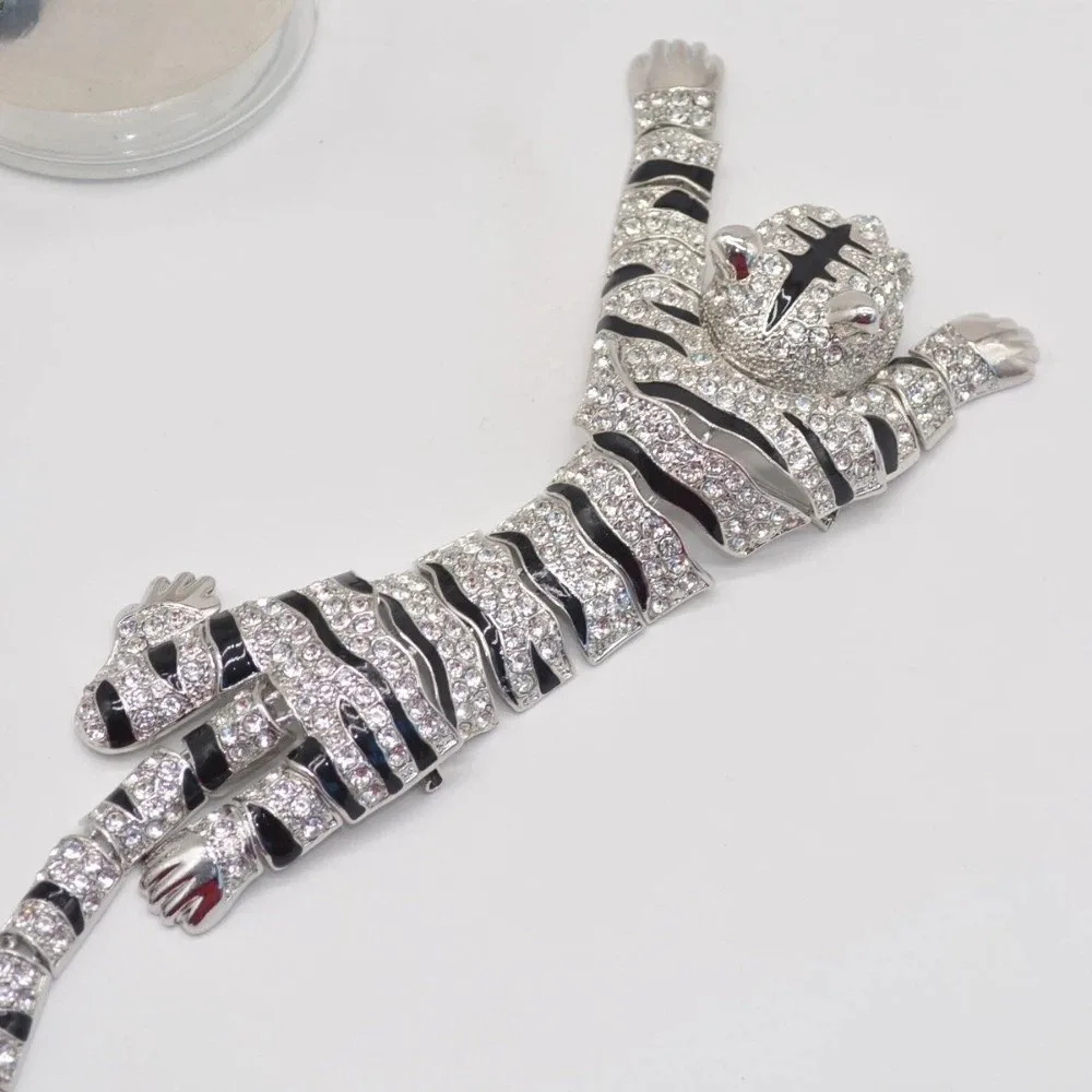 Jewelry Elegant Shoulder Decor Brooch Light Luxury Vintage Large Tiger Brooch Rhinestone Shiny Shoulder Flash Party Occasions