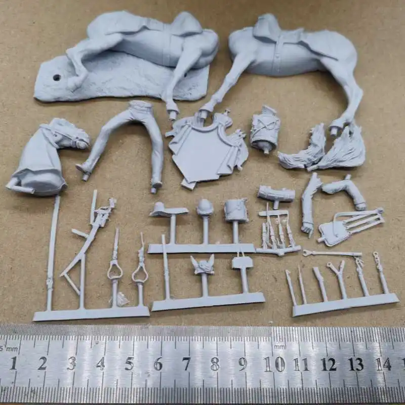 

French Cavalry Captain Resin Figure 1/24 Model Kit Unpainted Unassembled Toys Free Shipping