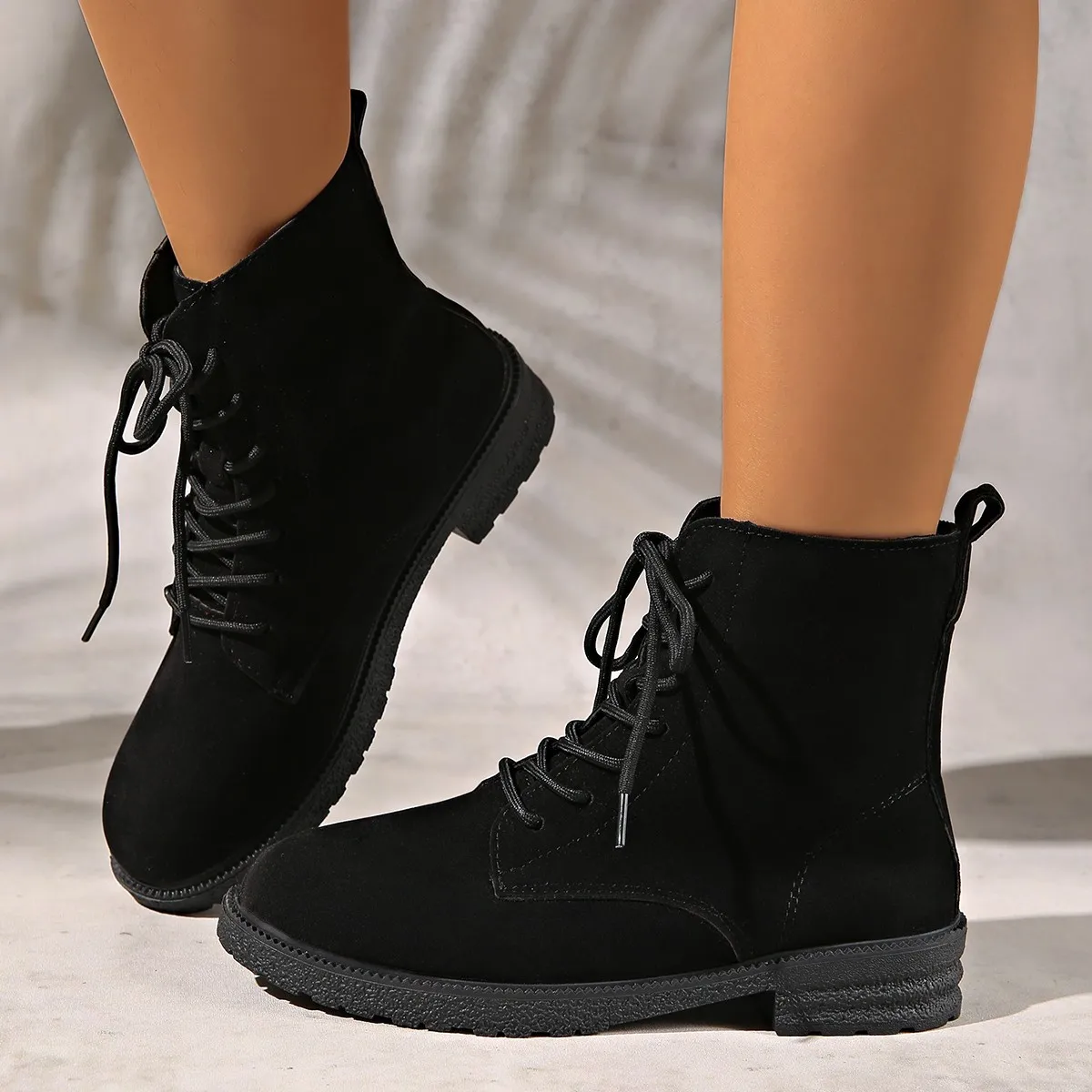 

Round-toed lace-up plus-size ankle boots for women's trade 2025 winter new style, retro and slimming, cross-border low heels