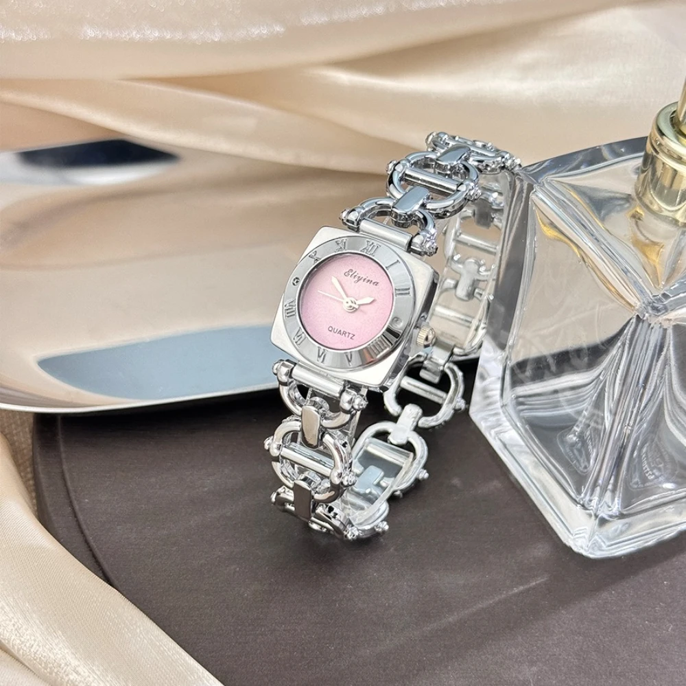 الراقية المرأة الهيكل العظمي تصميم ووتش مربع علامات الساعة الرومانية الخفيفة الفاخرة الأزياء الأكثر مبيعا السيدات ووتش