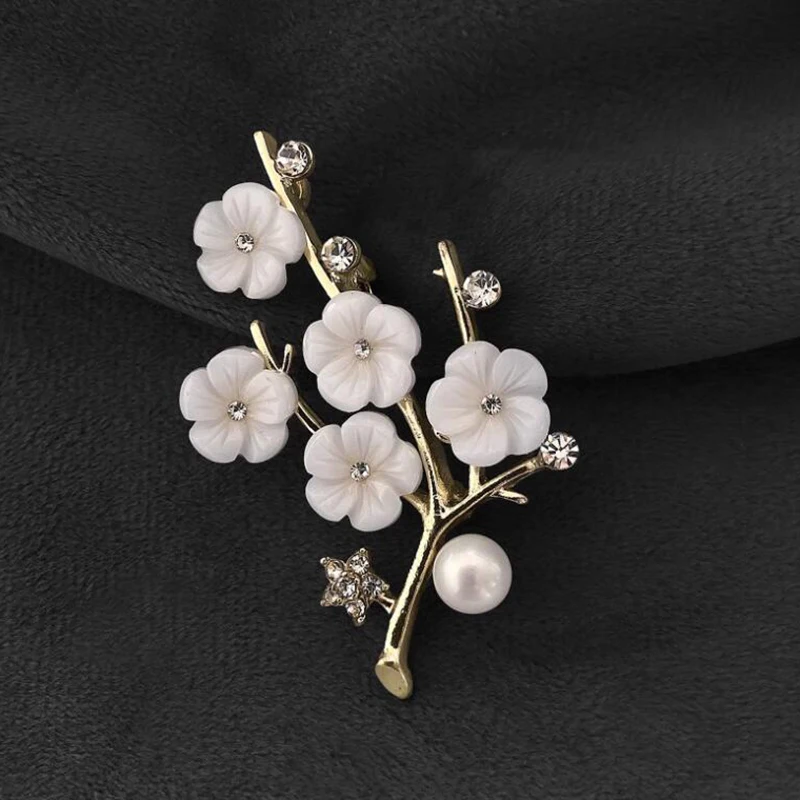 Elegant Shell Plum Blossom Brooches Pins For Women Vintage Flower Brooch For Wedding Partyedding Party Jewelry Gift